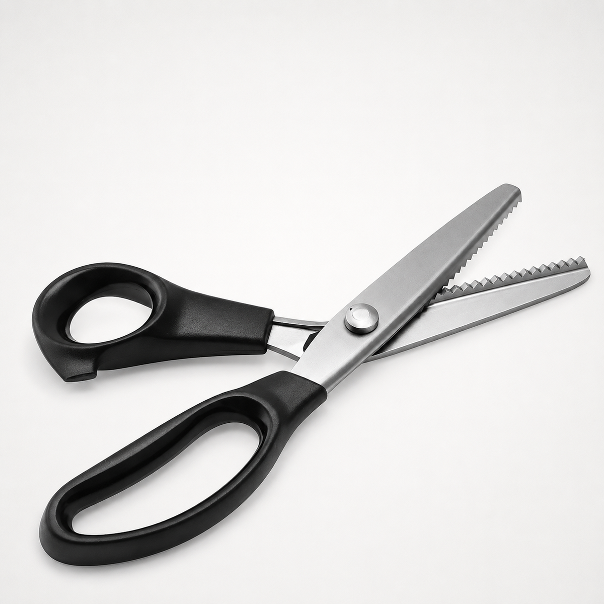 Snipcraft – Serrated Fabric Pinking Shears